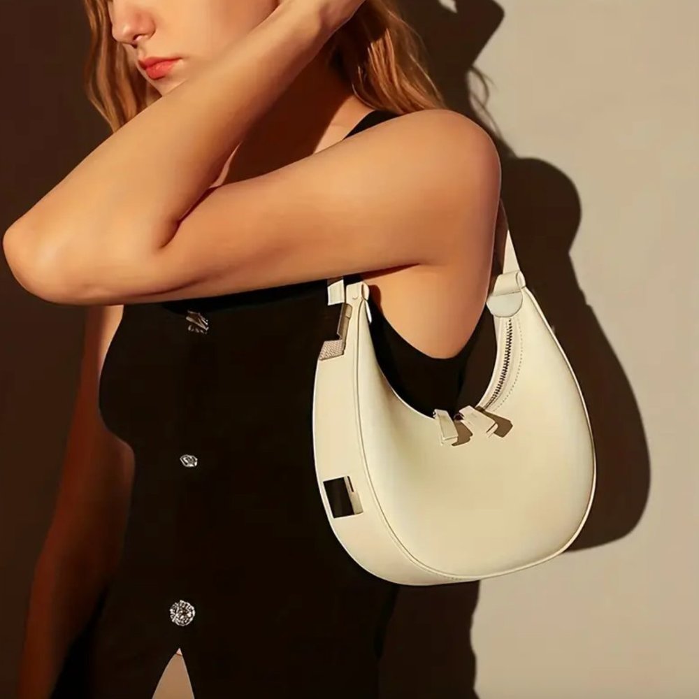 🌸3/$15🌸 White Baguette Bag - Picture 3 of 9